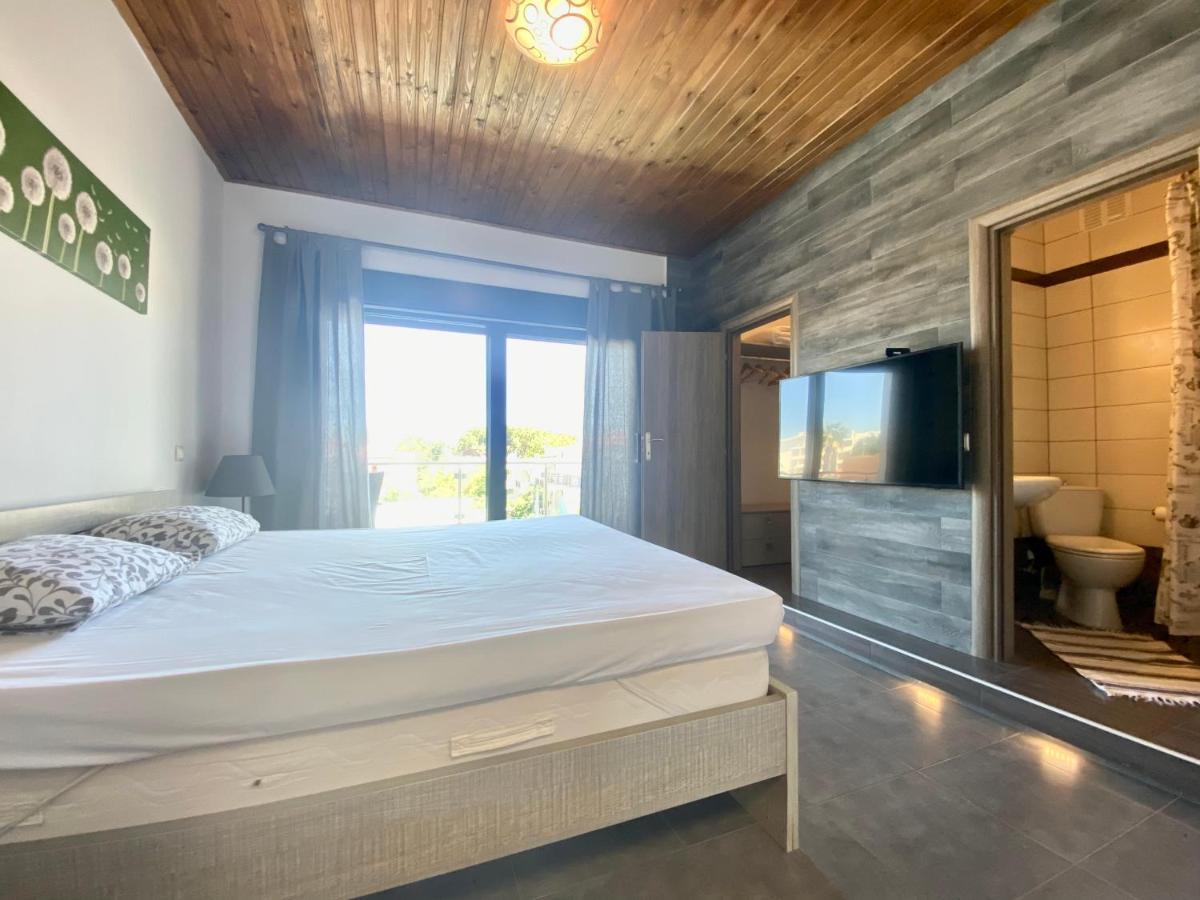 Ellinfos Aparthotel Ханиоти Екстериор снимка
