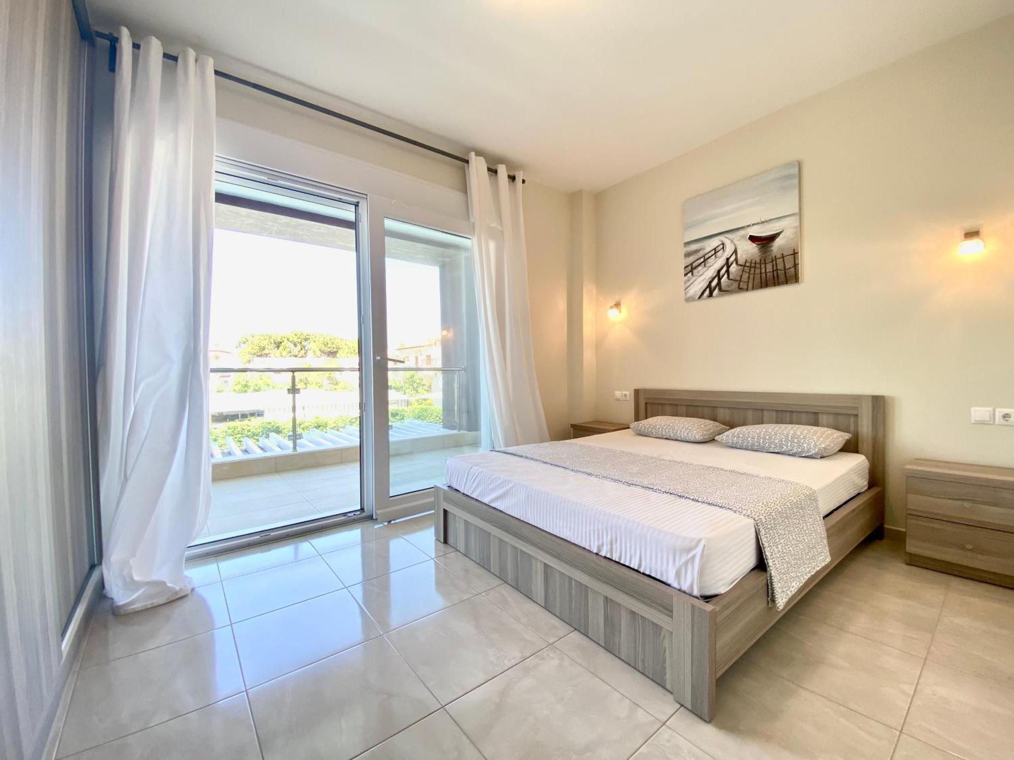Ellinfos Aparthotel Ханиоти Екстериор снимка