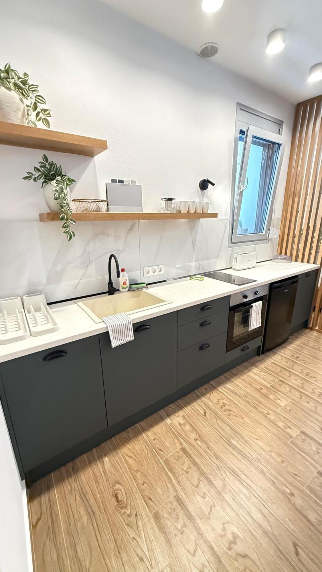 Ellinfos Aparthotel Ханиоти Екстериор снимка